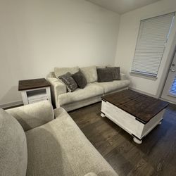 Living Room Furniture Set! $450 or Best Offer!!