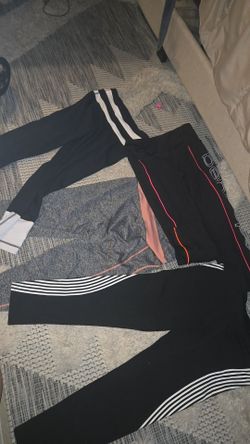S/M yoga leggings need a new home!