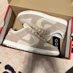 Nike dunks Low Se $180 Like New 