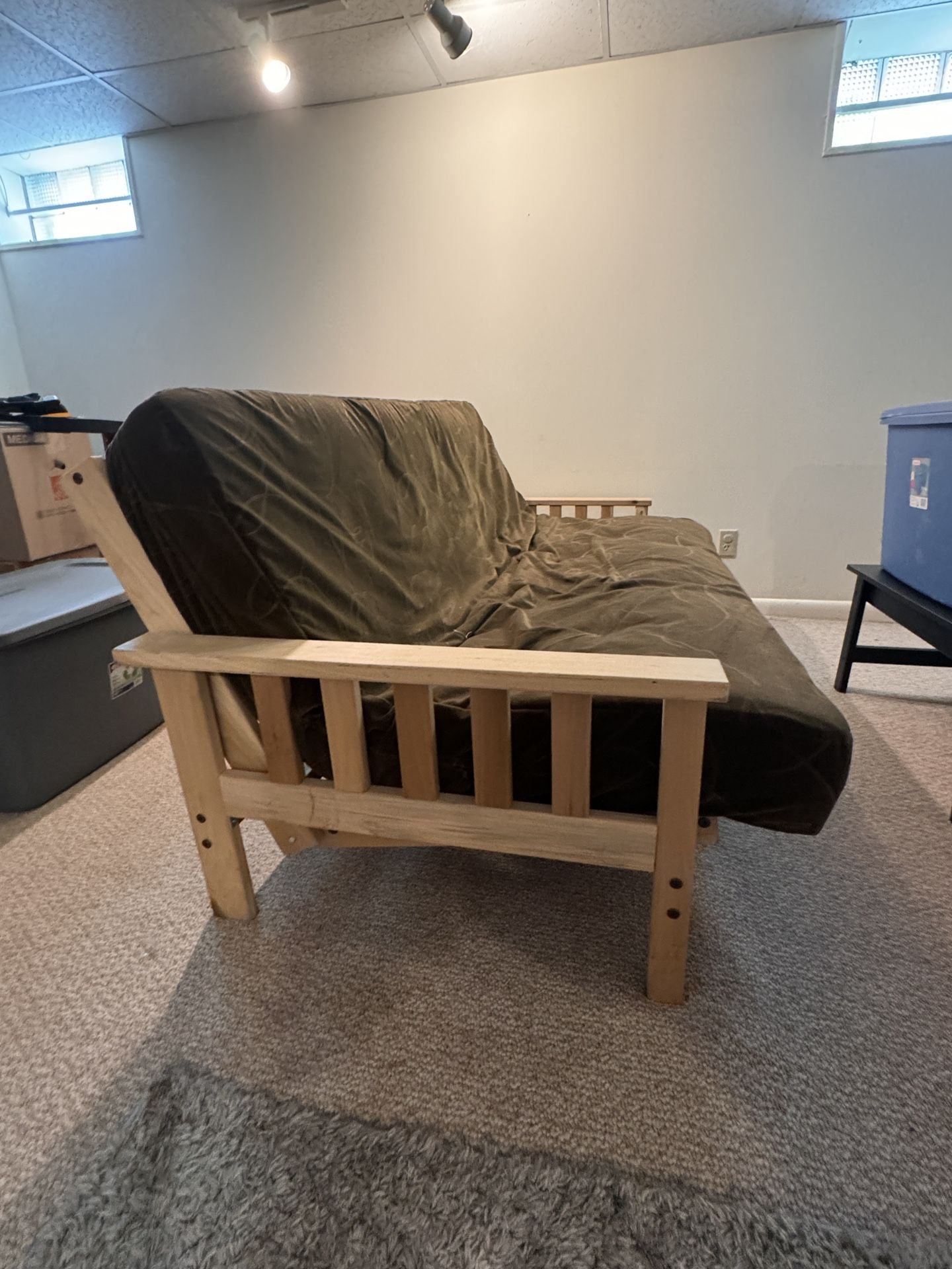 Futon MUST BE PICKED UP TODAY 8/2