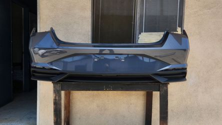 2021-2023 Hyundai Elantra SE/SEL Rear Bumper. OEM