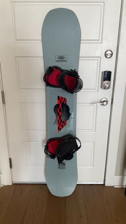 Salomon Kickback 155cm Snowboard w/ Union Strata Bindings
