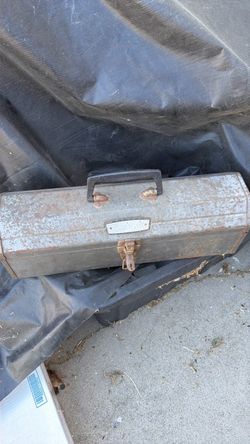 VINTAGE CRAFTSMAN TOOL BOX WITH TRAY
