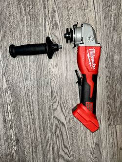 Milwaukee M18 Brushless 4-1/2" / 5" Grinder 2686-20 (Missing shield)