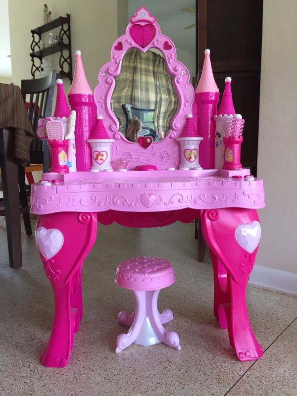 Disney Princess Enchanted Musical Piano Keyboard Magical Interactive Vanity Salon Girl Toy