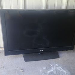 LG TV $60 ObO