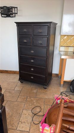 Dresser
