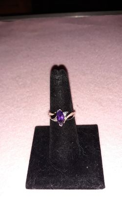 Beautiful 1.25 tcw Amethyst and diamond ring