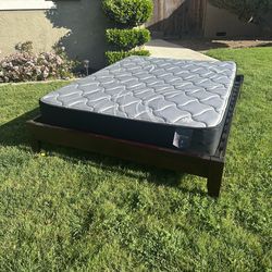 Queen bed mattress w/ platform wood frame