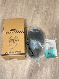 Auto darkening welding mask BRAND NEW NEVER q”