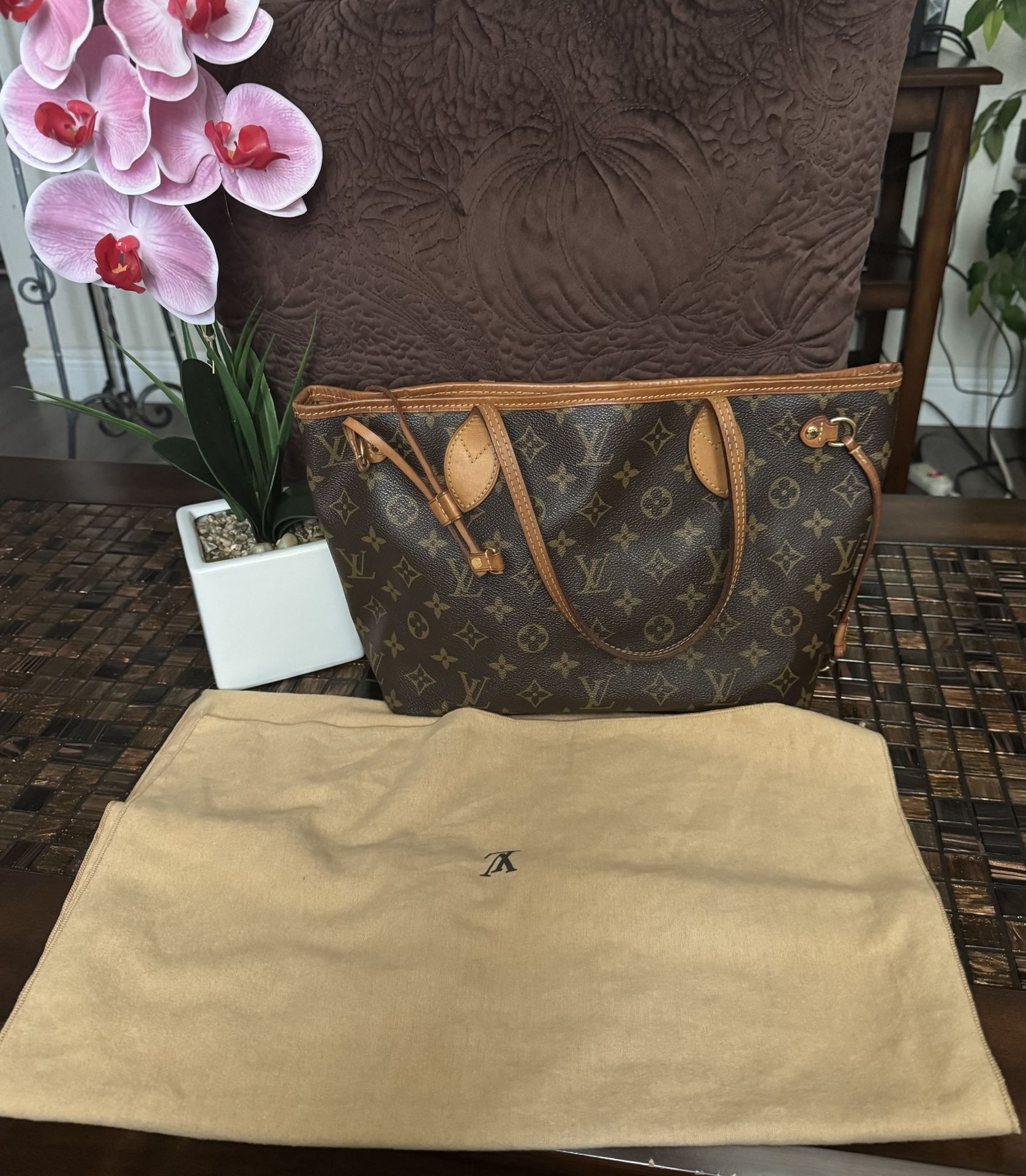 Authentic LOUIS VUITTON Monogram Neverfull PM Tote Bag Brown AR4143