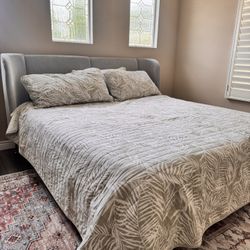 king size Bed with memory foam mattress 