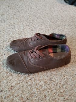 Toms size M10