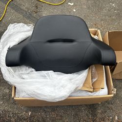 KING TOUR-PAK BACKREST PAD  STREET GLIDE STYLING