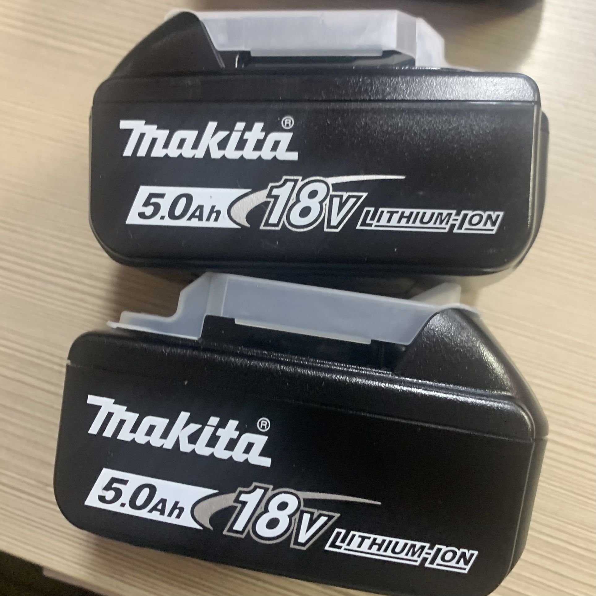 Makita New Battery 5ah 2x $100 Nuevas