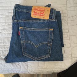 Dark Blue 501 Levi Jeans 