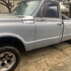 1972 Chevrolet C10 long bed 350 automatic transmission