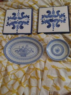 4pc Coordinating Blue Kitchen Decor Lot