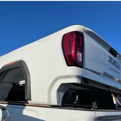GMC Sierra 2500hd /3500hd 8 Foot Bed New Take off