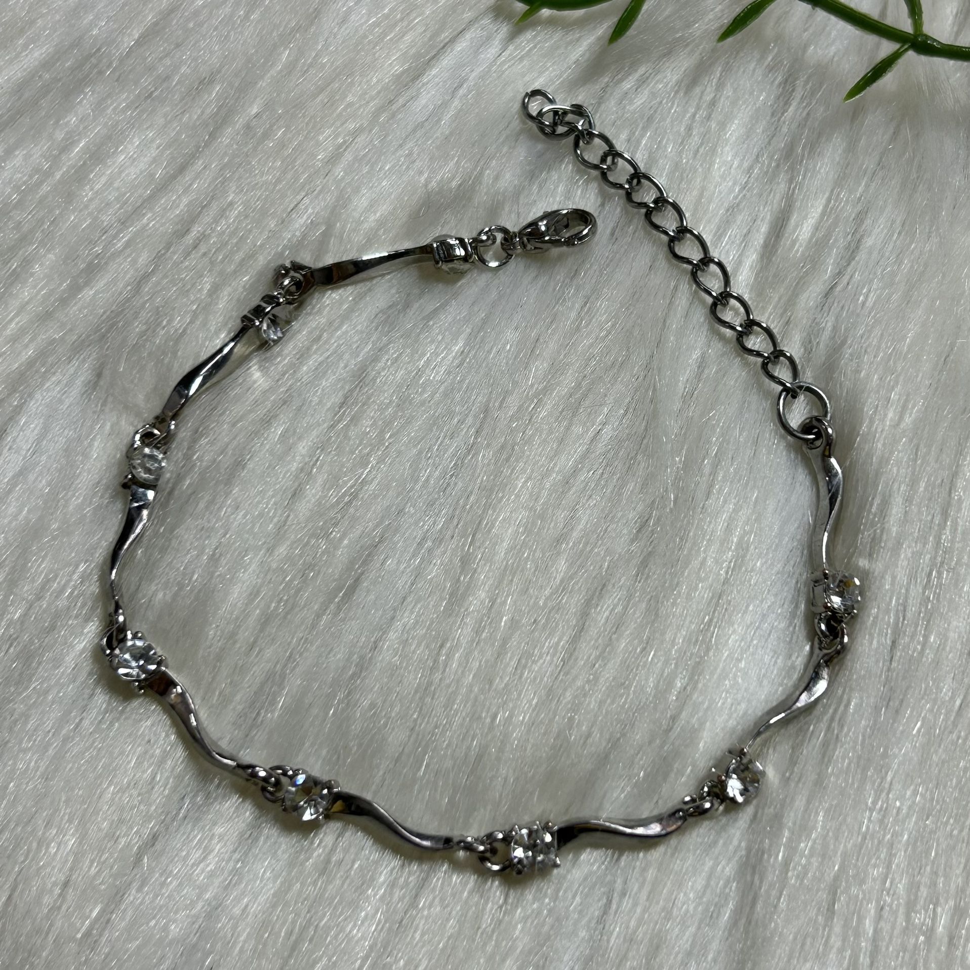Faceted rhinestones silver tone bracelet