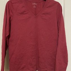 L.L.Bean women’s v neck red color shirt size large