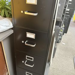 Durable Steel Filing Cabinet - Perfect for Office or Home Organization!