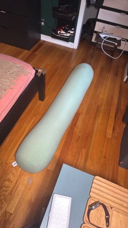 Yogibo Body Length pillow