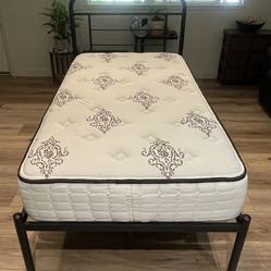 Twin Size Bed With Mattress 