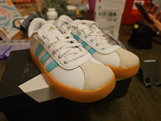 Pair of new ADIDAS VL COURT 3.0 K