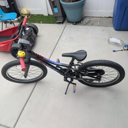 Great condition!! Trek pre caliber 20 kids bike