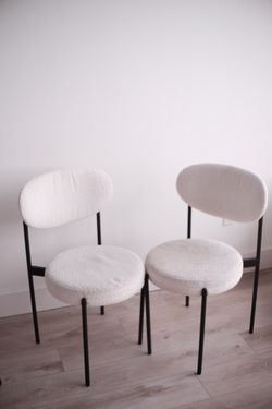2 dining chairs