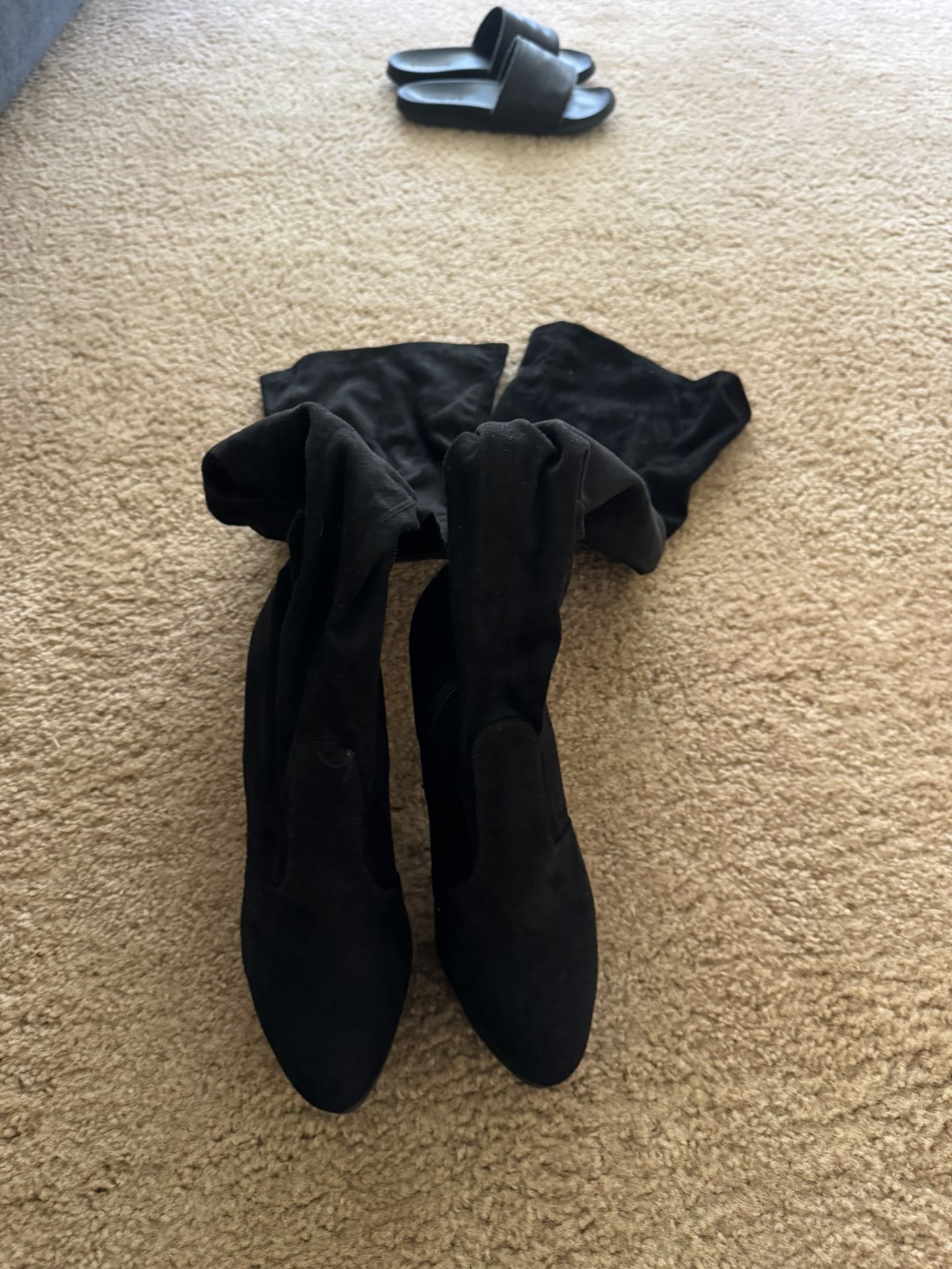 Fashion Nova women’s heeled boot