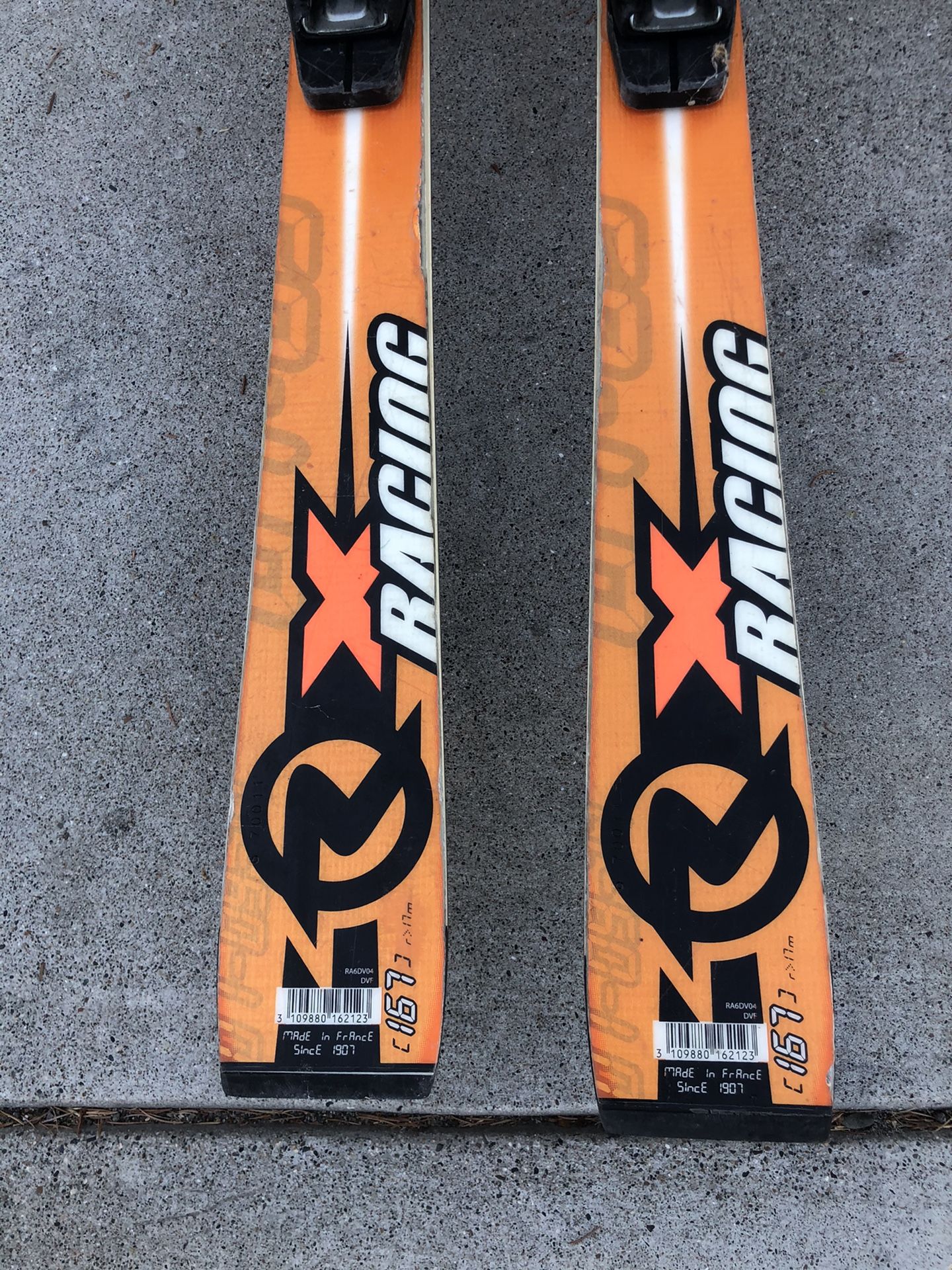 Rossignol skies