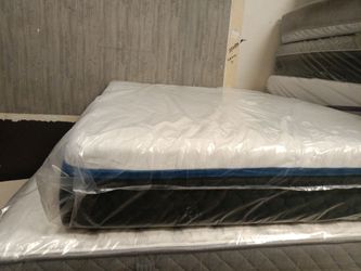 💤🛌🏾💤 $209 memory foam available queen $209 🛌🏾💤🛌🏾
