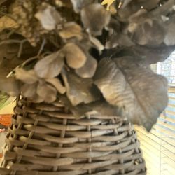 Beautiful silk medium basket