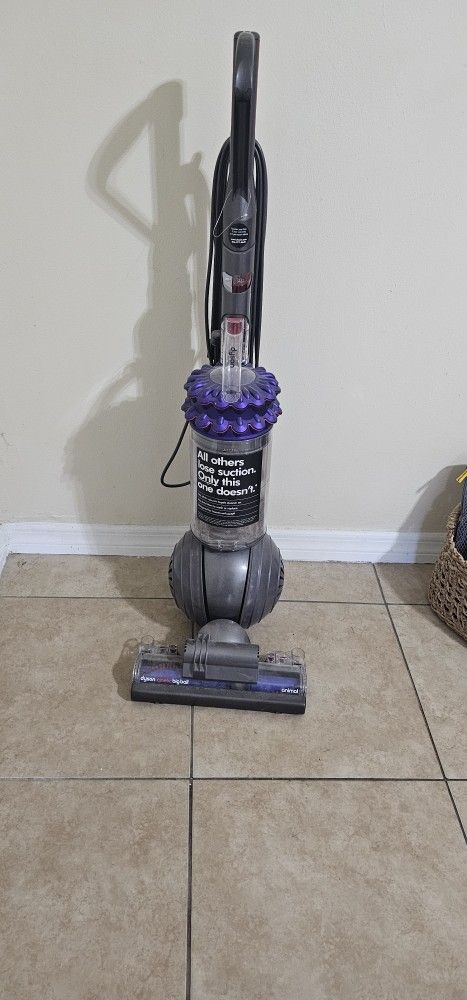 Dyson Vacuum 