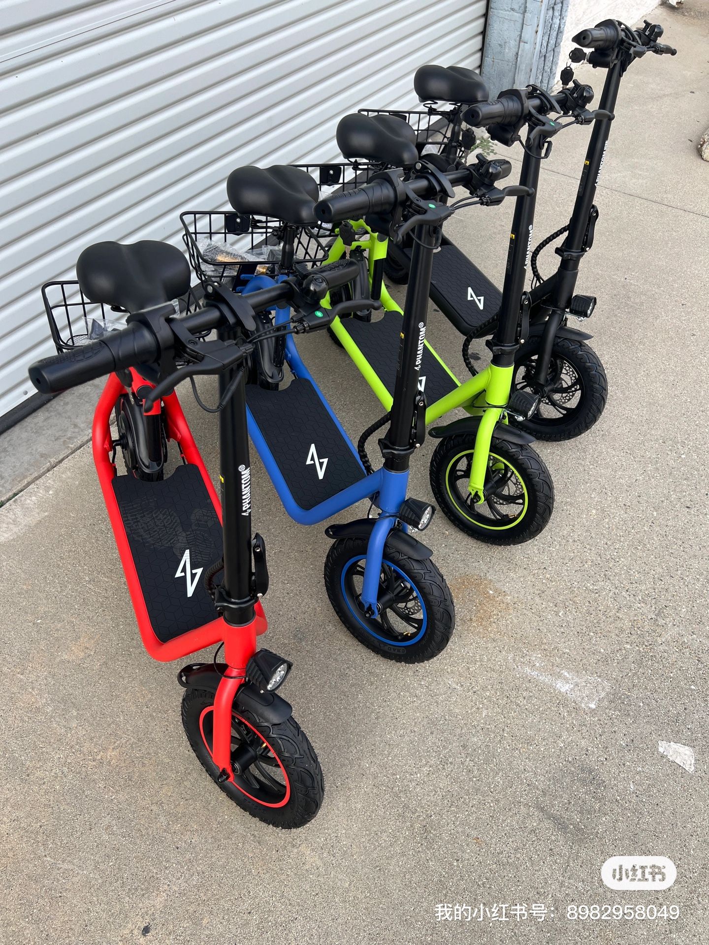 Electric Scooter Foldable 350W Motor 16 MPH 20 Mile Range