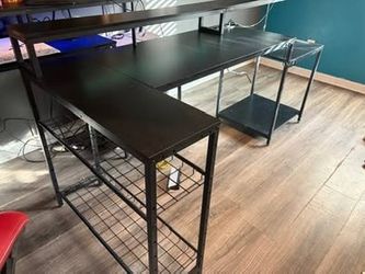 Gaming desk with led