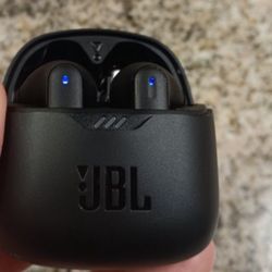 JBL  Earbuds 