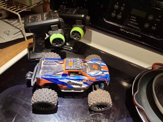 Riaario Remote Control Monster Truck 