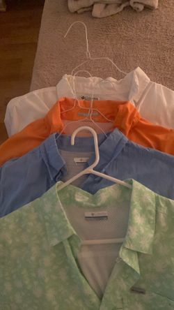 Men’s Colombian short sleeve shirts, size medium, the green dresser one is a large