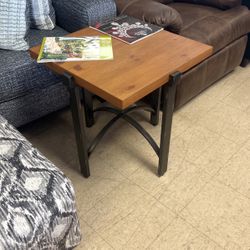 $129 each 50 End Tables From A Bankrupt Company 