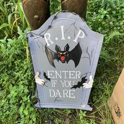 Metal Rip With Bat Enter If You Dare Sign With Lights Gravestone Yard Stake 28” L 16” W