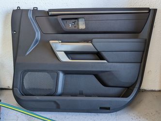 Tapa de la puerta del chófer para una Toyota Tundra 2022 / 2023 $ 600 dlls