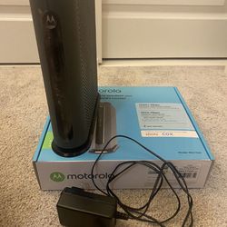 Motorola MG7700 24x8 Cable Modem And AC 1900 Router