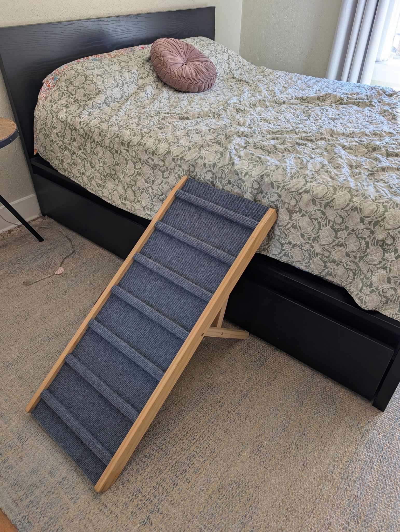 (SALE PENDING) Dog Ramp – Great for Cars, Beds, Couches – $30 (Like New!)