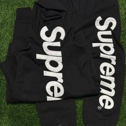 Black Supreme Set Size - M