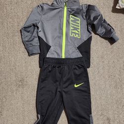 Kids Nike Sweatsuit 