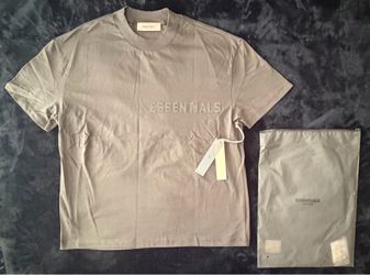 Essentials size MEIDUM t-shirt