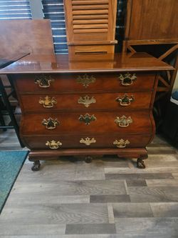 Baker Furniture Chippendale Mahogany Serpentine Chest of Drawers